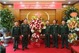 Quân khu chúc mừng Ngày Nhà giáo Việt Nam